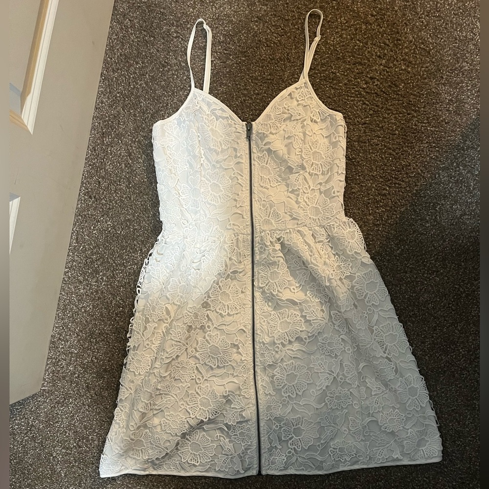 Lacy sweetheart neckline white dress